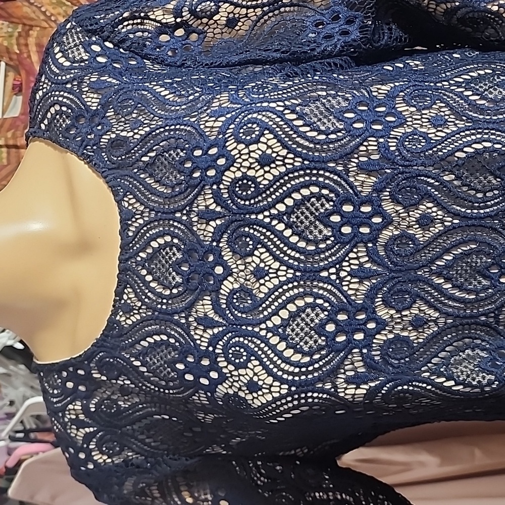 Tacera  dress size large. Elegant Navy Lace Dress Lined - Picture 4 of 7